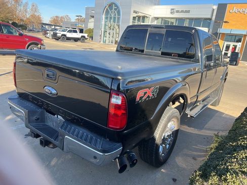 Used 2013 Ford F250 Lariat w/ Lariat Ultimate Pkg image 4