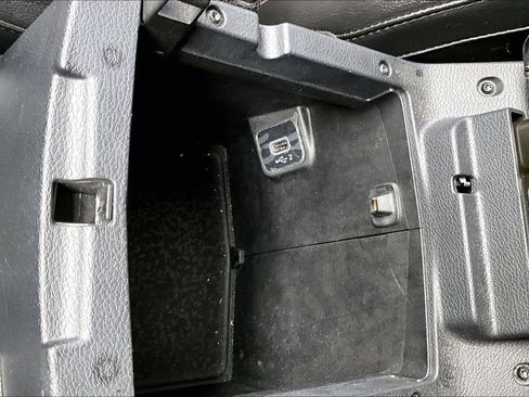 Used 2021 Jeep Wrangler Unlimited Sahara AWD/4WD image 32