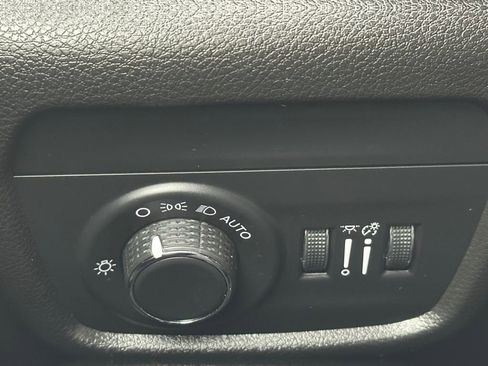 Used 2024 Jeep Grand Cherokee Laredo X AWD/4WD image 21
