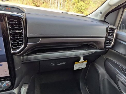 New 2025 Ford Ranger Lariat w/ Convenience Package image 22