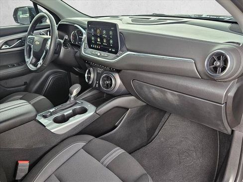 Used 2025 Chevrolet Blazer LT FWD image 21