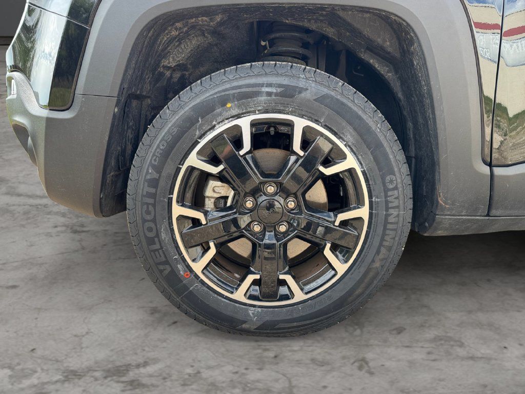 Used 2023 Jeep Renegade Trailhawk AWD/4WD image 9