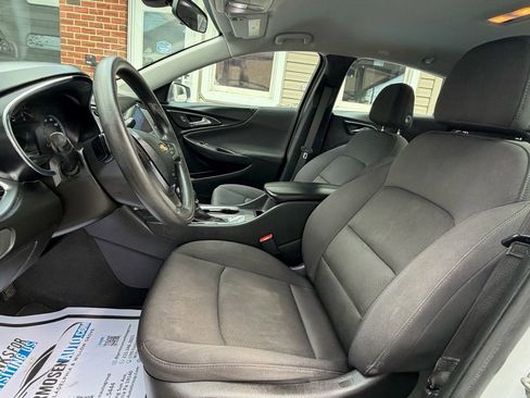 Used 2021 Chevrolet Malibu LT FWD image 9
