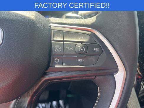 Certified 2024 Jeep Grand Cherokee Altitude image 18