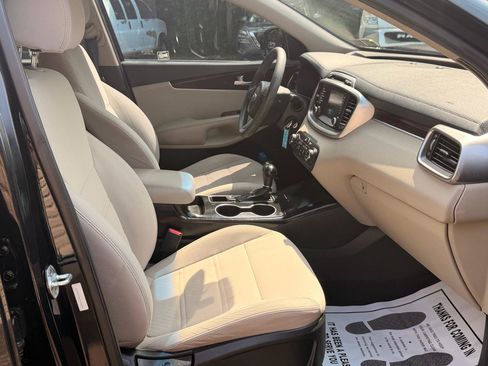 Used 2018 Kia Sorento FWD image 26