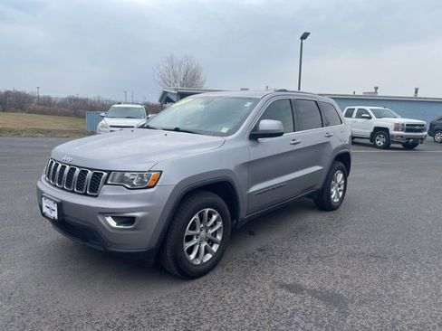 Used 2021 Jeep Grand Cherokee Laredo image 7