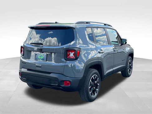 Used 2023 Jeep Renegade Latitude AWD/4WD image 2
