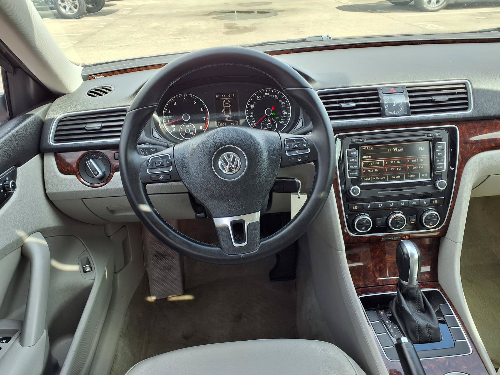 Used 2013 Volkswagen Passat 2.5 SEL FWD image 15