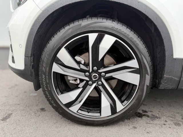 Used 2024 Volvo XC40 B5 Plus w/ Climate Package AWD/4WD image 29