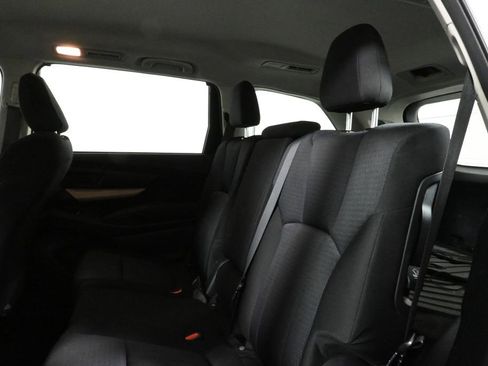 Used 2022 Subaru Ascent Base image 4