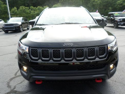 Used 2023 Jeep Compass Trailhawk w/ Sun and Sound Group AWD/4WD image 4