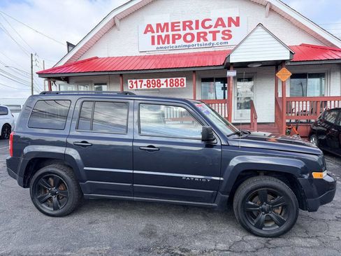 Used 2014 Jeep Patriot Latitude FWD image 1