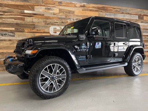 Used 2024 Jeep Wrangler High Altitude image 18