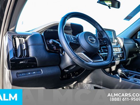 Used 2025 Nissan Pathfinder SV image 24