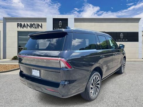 New 2026 Lincoln Navigator Black Label AWD/4WD image 3