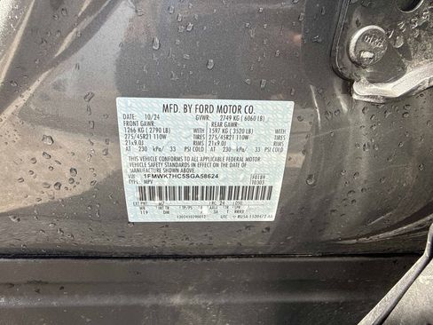 Used 2025 Ford Explorer Platinum w/ Ultimate Package image 9