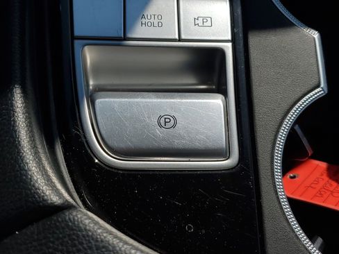 Used 2023 Genesis G70 2.0T image 30