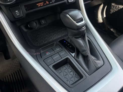 Used 2022 Toyota RAV4 XLE Premium FWD image 20