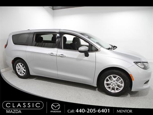 Used 2023 Chrysler Voyager LX FWD image 1