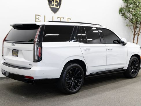 Used 2022 Cadillac Escalade Sport Platinum w/ LPO, ONYX Package image 11
