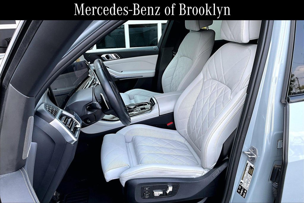 Used 2025 BMW X5 xDrive40i w/ M Sport Package AWD/4WD image 8
