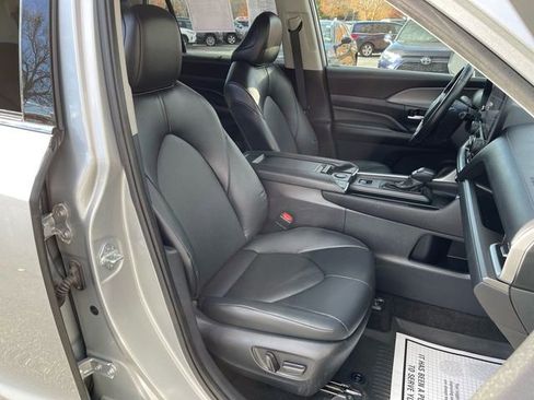 Certified 2024 Toyota Grand Highlander XLE image 11