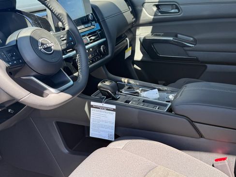 New 2025 Nissan Pathfinder SV w/ Cargo Package image 18
