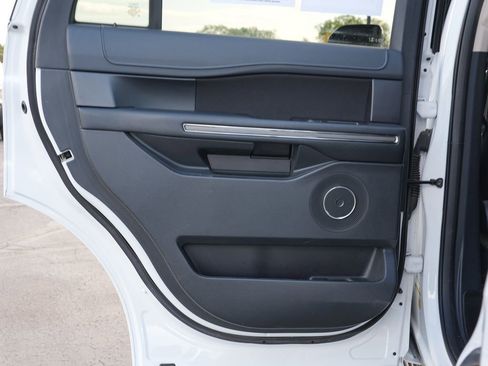 Used 2022 Ford Expedition XL AWD/4WD image 19