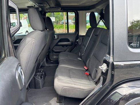 Used 2020 Jeep Wrangler Unlimited Sahara image 19