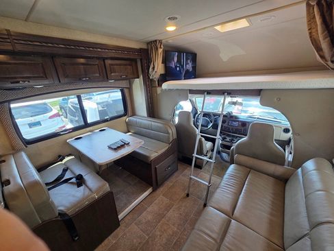 Used 2017 Ford E-450 and Econoline 450 Super Duty w/ Motorhome Prep Package RWD image 10