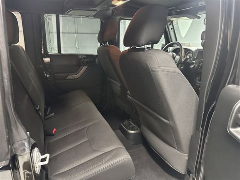 Used 2018 Jeep Wrangler Unlimited Sport S image 12