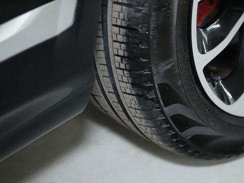 Used 2022 Bentley Bentayga image 41