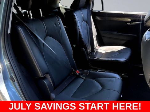 Used 2022 Toyota Highlander Platinum AWD/4WD image 30