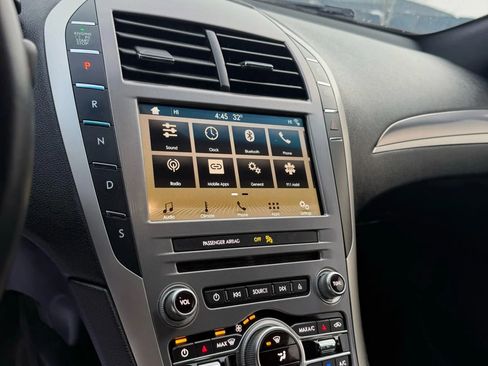 Used 2018 Lincoln MKZ Premiere image 13