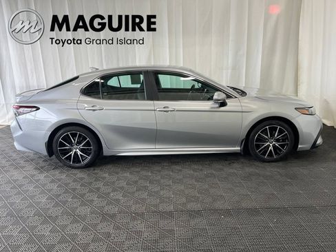 Used 2024 Toyota Camry SE AWD/4WD image 2