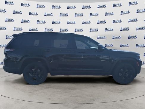 Used 2023 Jeep Grand Cherokee L Laredo AWD/4WD image 2
