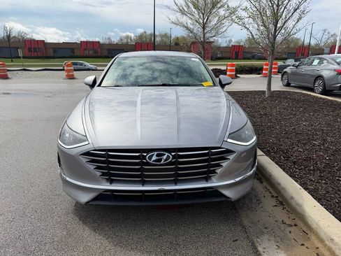 Used 2022 Hyundai Sonata SE image 3