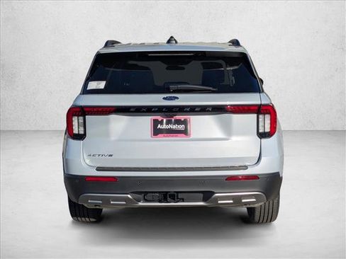 New 2026 Ford Explorer Active w/ Active Comfort Package image 8