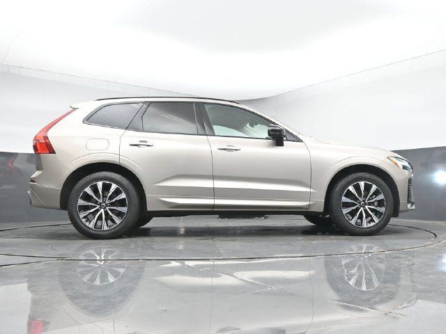 Used 2024 Volvo XC60 B5 Core w/ Climate Package AWD/4WD image 41
