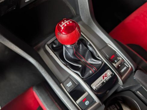 Used 2019 Honda Civic Type R image 8