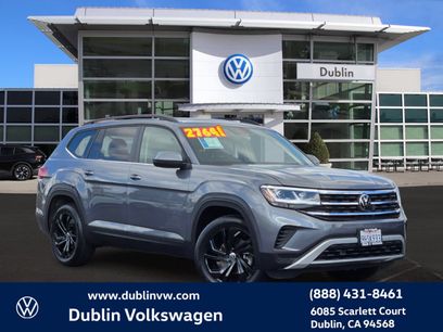 Used 2023 Volkswagen Atlas SE w/ Panoramic Sunroof Package