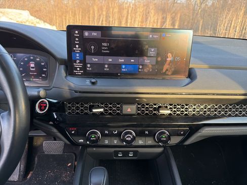 Used 2024 Honda Accord EX-L image 16