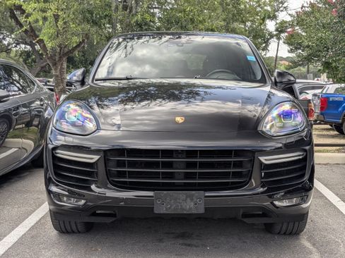 Used 2015 Porsche Cayenne Turbo AWD/4WD image 2