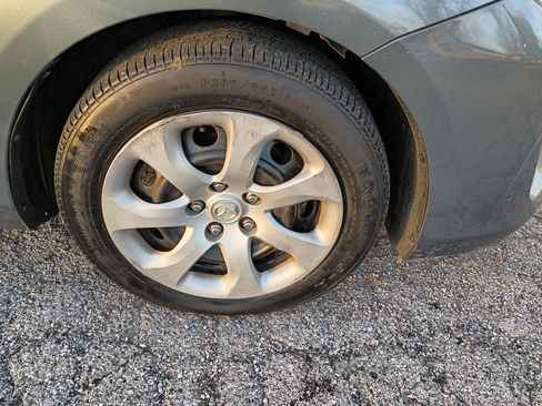 Used 2013 MAZDA MAZDA3 i SV w/ Convenience Pkg image 38