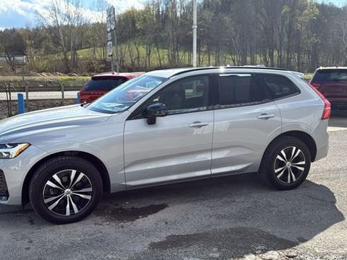 Used 2024 Volvo XC60 B5 Core AWD/4WD image 11