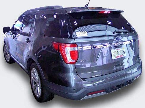 Used 2019 Ford Explorer XLT w/ Equipment Group 202A image 4