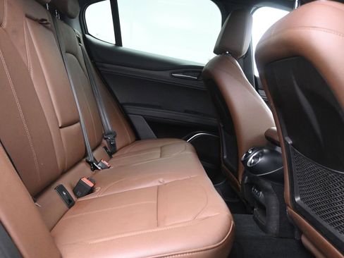 Used 2022 Alfa Romeo Stelvio Ti image 17