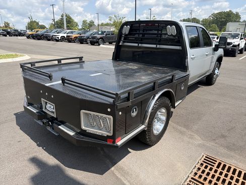 Used 2022 Chevrolet Silverado 3500 LT w/ Convenience Package AWD/4WD image 12