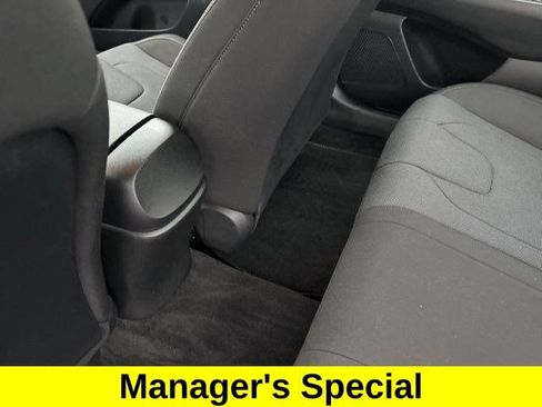 Used 2023 Hyundai Elantra SE image 31