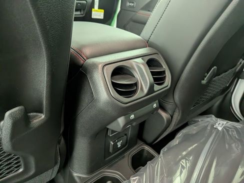 New 2026 Jeep Gladiator Rubicon AWD/4WD image 29